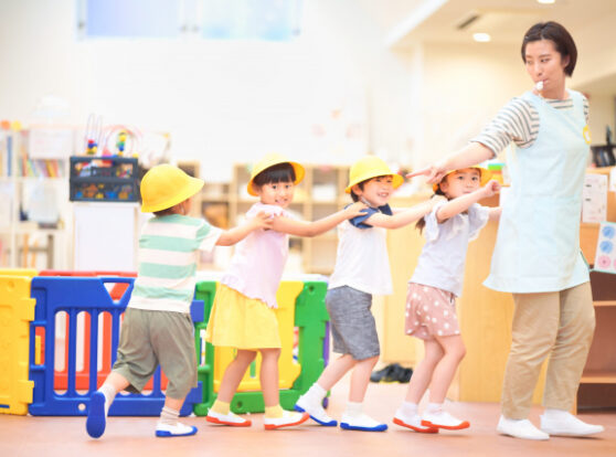 R社：サービス業<br>（保育事業）<br>従業員数50名