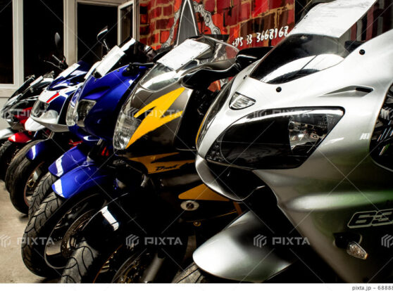 W社：小売業<br>(バイク販売店）<br>従業員数23名